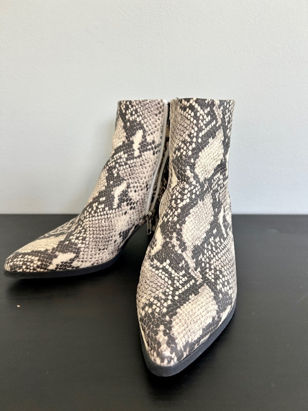 Madden Girl Faux Snakeskin Heeled Booties Size 8